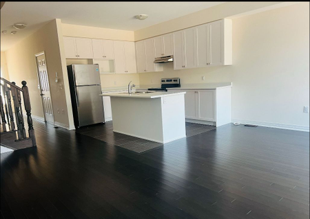 For Lease - 30 Brixham Lane, Brampton, Ontario - Photo 2