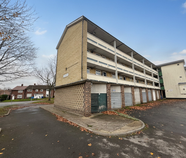 1 bed flat to rent in Tudor House, South Lynn Crescent, Bracknell, ... - Photo 5