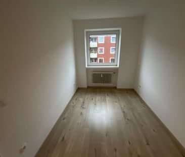 Renovierte 3-Zimmer-Wohnung mit Balkon in Varel! - Photo 2