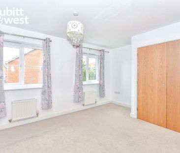 4 bedroom semi-detached house to rent - Photo 4