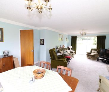 2 bedroom detached bungalow to rent - Photo 1