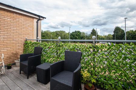 3 bedroom terraced house to rent - Photo 2