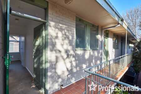 10/244 Barkly Street, St Kilda VIC 3182 - Photo 4