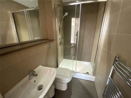 3 bedroom apartment to rent - Photo 4