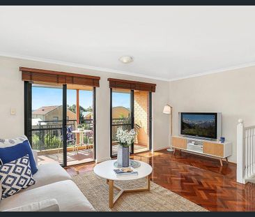 Sunlit 3 Bedroom Birchgrove Retreat - Photo 1