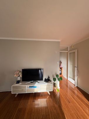 Mona Vale - Photo 1