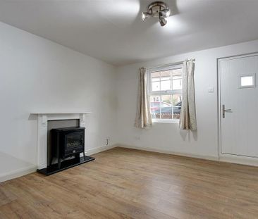 2 bedroom cottage to rent - Photo 2