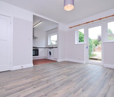 3 bedroom semi-detached house to rent - Photo 5