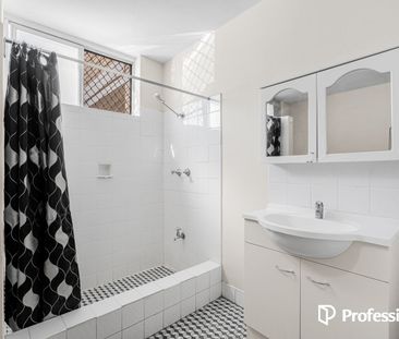 Spacious 2 x 1 in Joondanna! - Photo 6