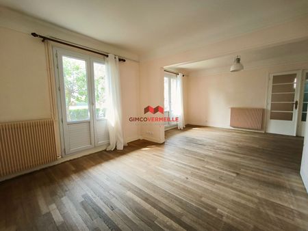 Location Appartement 4 pièces 71m² - Photo 2