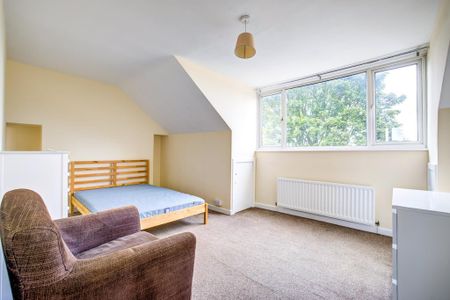 3 bedroom flat to rent - Photo 5