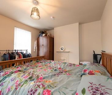 25 Antrim Road, Ballynahinch, BT24 8AN - Photo 4