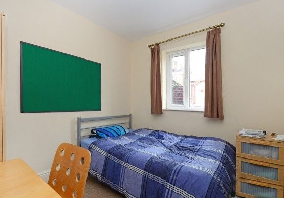 1 room available in a 4 bed house - Photo 1