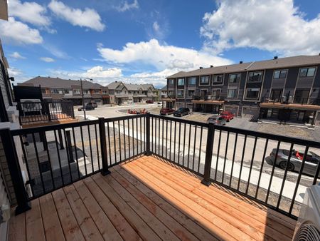 For Lease - 377 Bankside Way, Barrhaven, Ontario - Photo 4