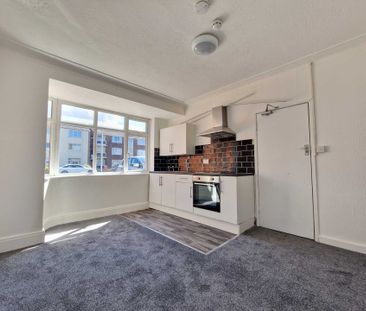 Clifton Drive, Squires Gate - Photo 1