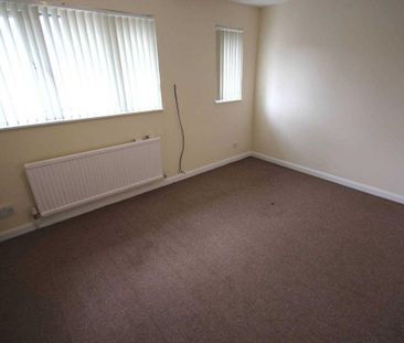 2 bedroom end of terrace house to rent - Photo 4