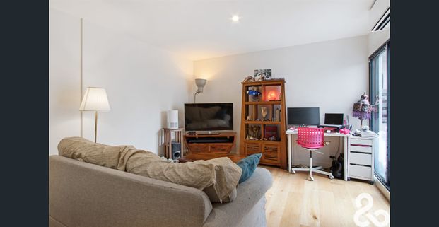 Spacious Living! - Photo 1