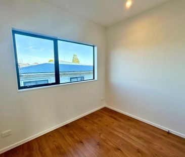 5 Bedrooms on Massey Rd - Photo 1