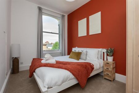 3 bedroom flat to rent - Photo 3