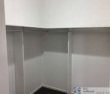 18 Olive Grove, Officer - Photo 2