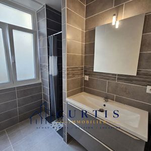 Location Appartement 3 pièces 51m² FIRMINY 42700 - Photo 2