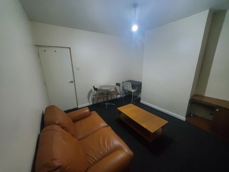 1 Bed Flat, Denman St Central, NG7 - Photo 2