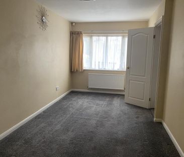 4 bedroom detached house to rent - Photo 2