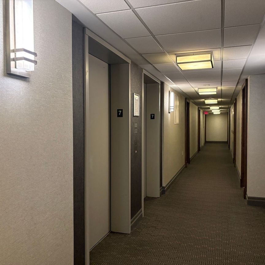 For Lease - 11 Oneida Crescent Unit# 708, Richmond Hill, Ontario - Photo 1