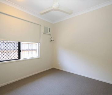 Quality Home - Fully Airconditioned - Tiled Garage - Access to Back... - Photo 5