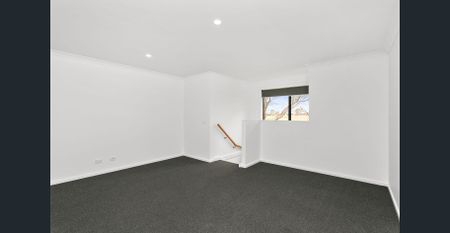 Modern and Stylish 3-Bedroom Townhouse - Photo 5