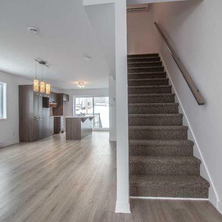 Logement 5 1/2 - 1er novembre - Saint-Jérôme - Photo 4