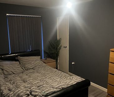 Room in a Shared Flat, Loxford Road, IG11 - Photo 4