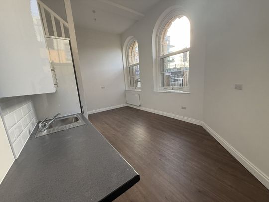 Studio Flat, Friern Barnet Road, N11 - Photo 1