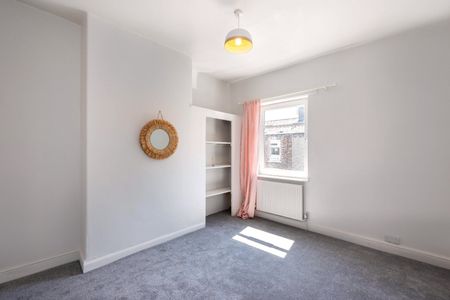 2 bedroom terraced house to rent - Photo 2