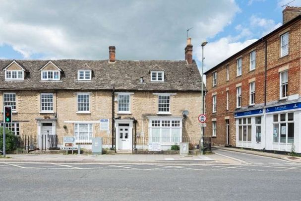 High Street, Witney, Oxfordshire, OX28 - Photo 1