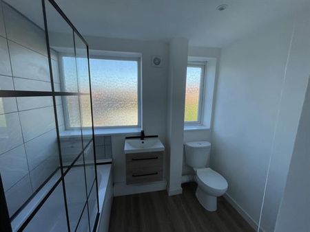 Edwin's Avenue South, NEWCASTLE UPON TYNE - Photo 2