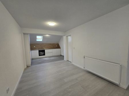 Appartement rénové de 2,5 pièces au 1er étage - Photo 3