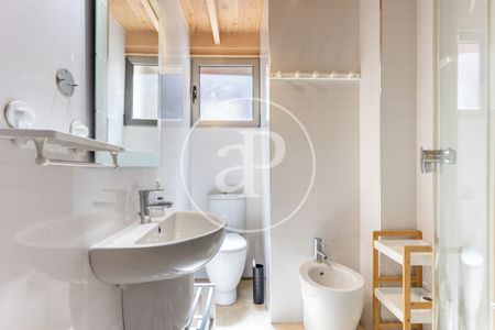 Two bedroom penthouse in front of Torres de Quart - Photo 2