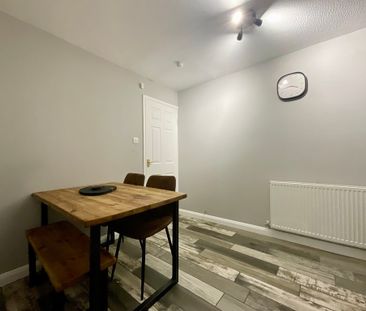 3 bedroom Mid Terraced House to let - Photo 3