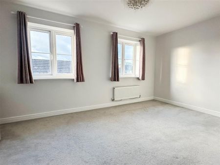 4 bedroom semi-detached house to rent - Photo 4