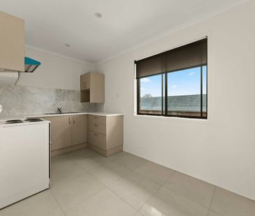 Freshly Renovated 3 Bedroom Home with Garage | Available Now in Mou... - Photo 3