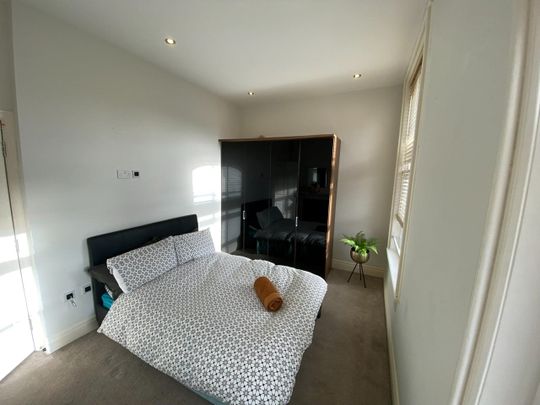 1 Bed Flat, Belgrave Court, LS1 - Photo 1