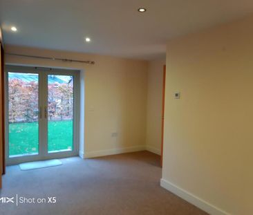 2 bedroom barn conversion to rent - Photo 2