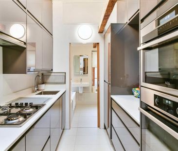 1 bedroom mews to rent - Photo 6