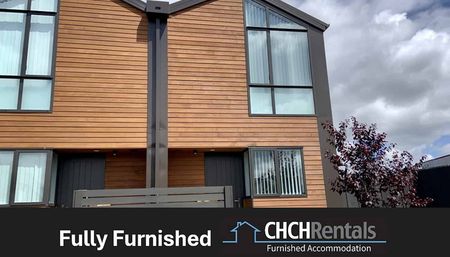 Stylish fully furnished townhouse with a private courtyard very handy to the inner city! - Photo 5