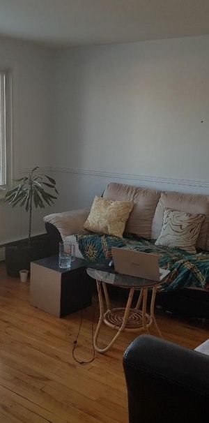 4 1/2 AU 2E ÉTAGE –Pres de l'Université Laval et Cégep idéal pour étudiants - Photo 1