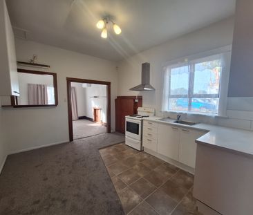 Lovely family home - Photo 1