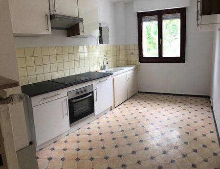 Location Appartement 116.1 M² SAINT-LOUIS 1 120 € - Photo 3