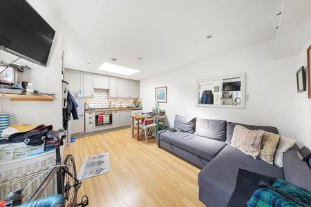 1 bedroom flat to rent - Photo 2