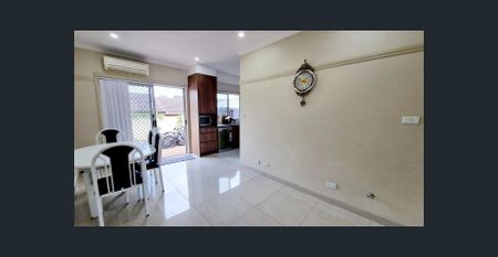 Perfect Location ,Walk to School and SAVE ENERGY BILLS !! - Photo 3